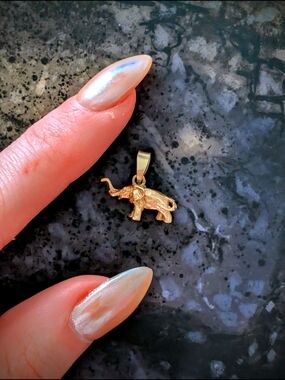 14K Gold Elephant Charm 🐘